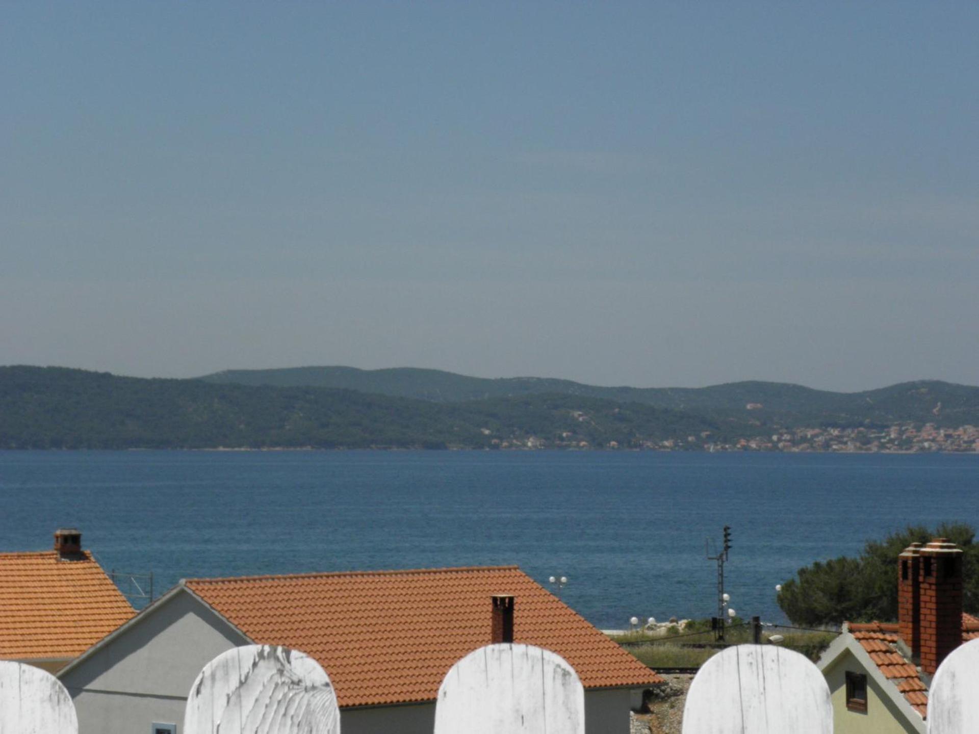 Apartments Zvone - 100 M From Sea Bibinje Exterior foto