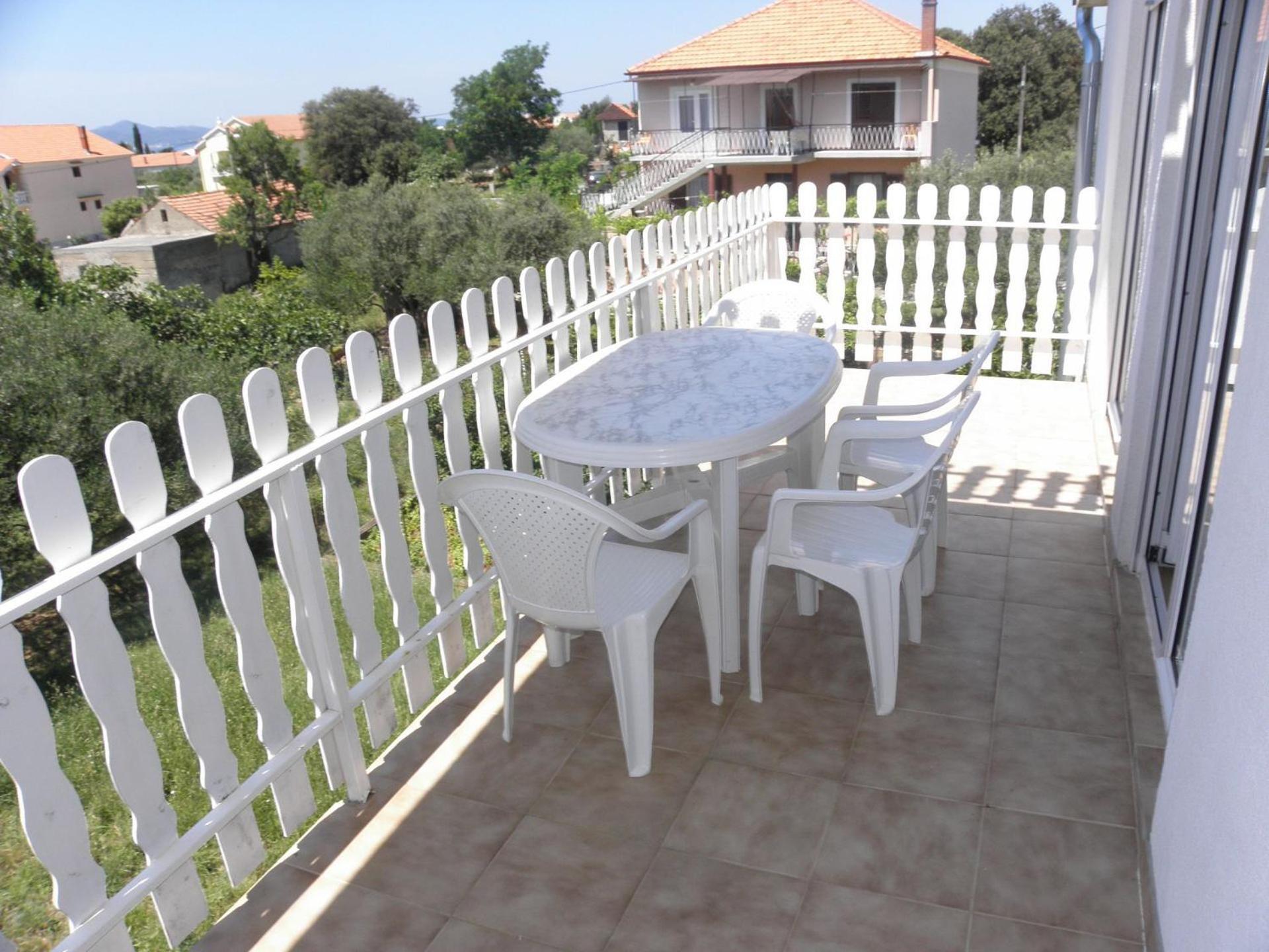 Apartments Zvone - 100 M From Sea Bibinje Exterior foto